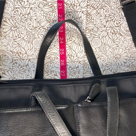 HOBO Black Leather/Nylon Messenger Bag, Adjustable Strap - Picture 16 of 16